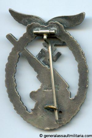 Luftwaffe flak badge - C.E. Juncker, Berlin (J4)