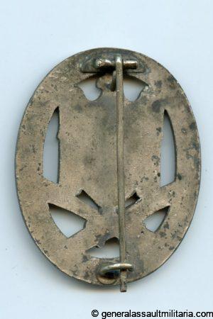 General assault badge - ''Halfmoon'' variant