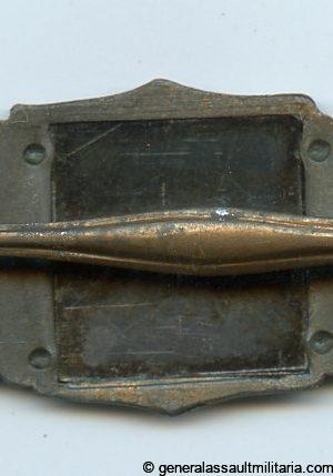 Close combat clasp in bronze - ''6-Dot'' Sheetmetal Pin