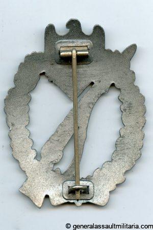 Infantry assault badge in silver -  'pillow crimp'