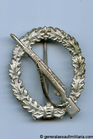 Infantry assault badge in silver 57 version - S&L