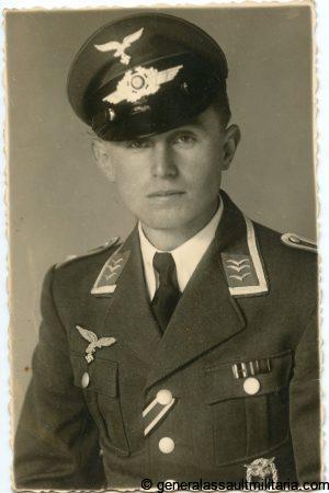 Luftwaffe obergefreiter with Erdkampf