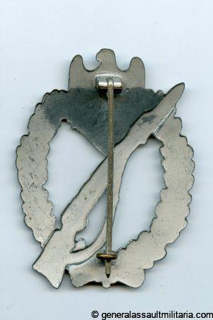 Infantry assault badge in silver -'Vienna design' unknown maker