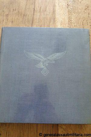 Fliegende Front book with Feldhernhalle brigadefrührer Kübler dedication