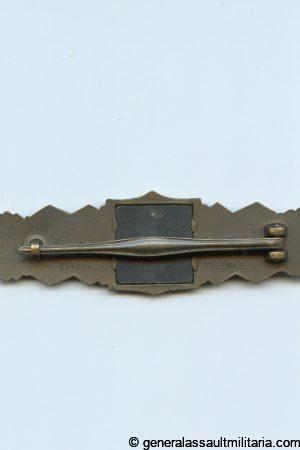 Close combat clasp in bronze – A.G. M.u.K, Gablonz