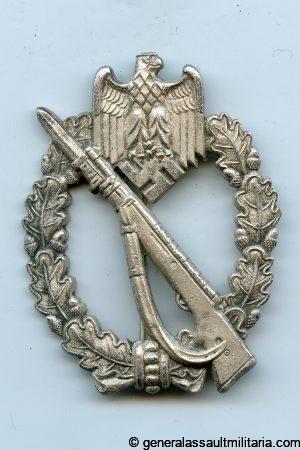 Infantry assault badge in silver - M.K. in triangle