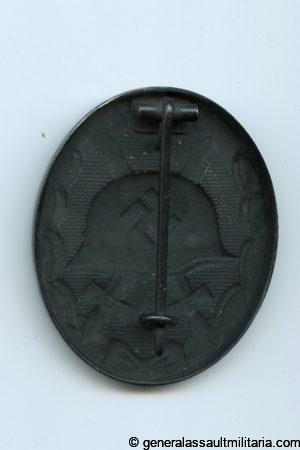 Wound badge in black - unknown maker