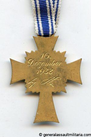 Mothers cross in gold