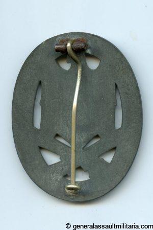 General assault badge - 'Deep pan' variant