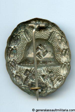 First pattern wound badge in silver - Unknown maker