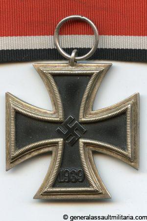 Iron cross second class - Round 3. Early unmarked cross with round 3 core