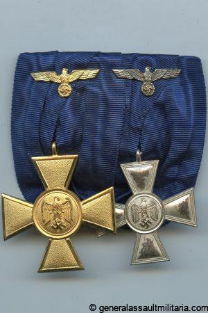 wo piece medal bar with 18 and 25 year Heer service medal