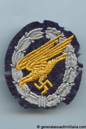 Paratrooper badge in cloth