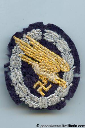 Paratrooper badge in cloth