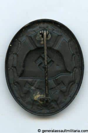 Wound badge in black - Unknown maker