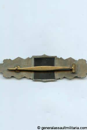 Close combat clasp in gold - Funke & Brüninghaus, Lüdenscheid