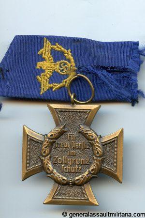 Customs long service medal