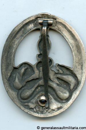Anti partisan badge in silver – C.E. Juncker, Berlin. type 4