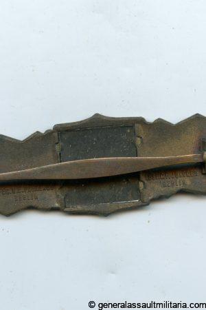 Close combat clasp in bronze - C.E. Juncker, Berlin