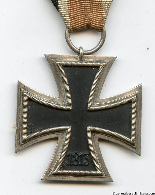 Iron cross second class - Straight arm variant