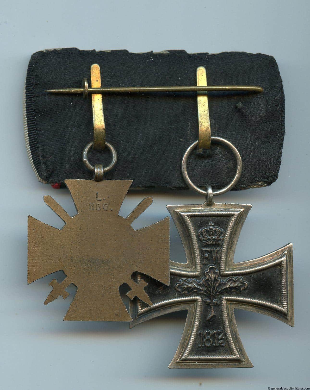 Two piece medal bar Ek2 1914 and Hindenburg cross