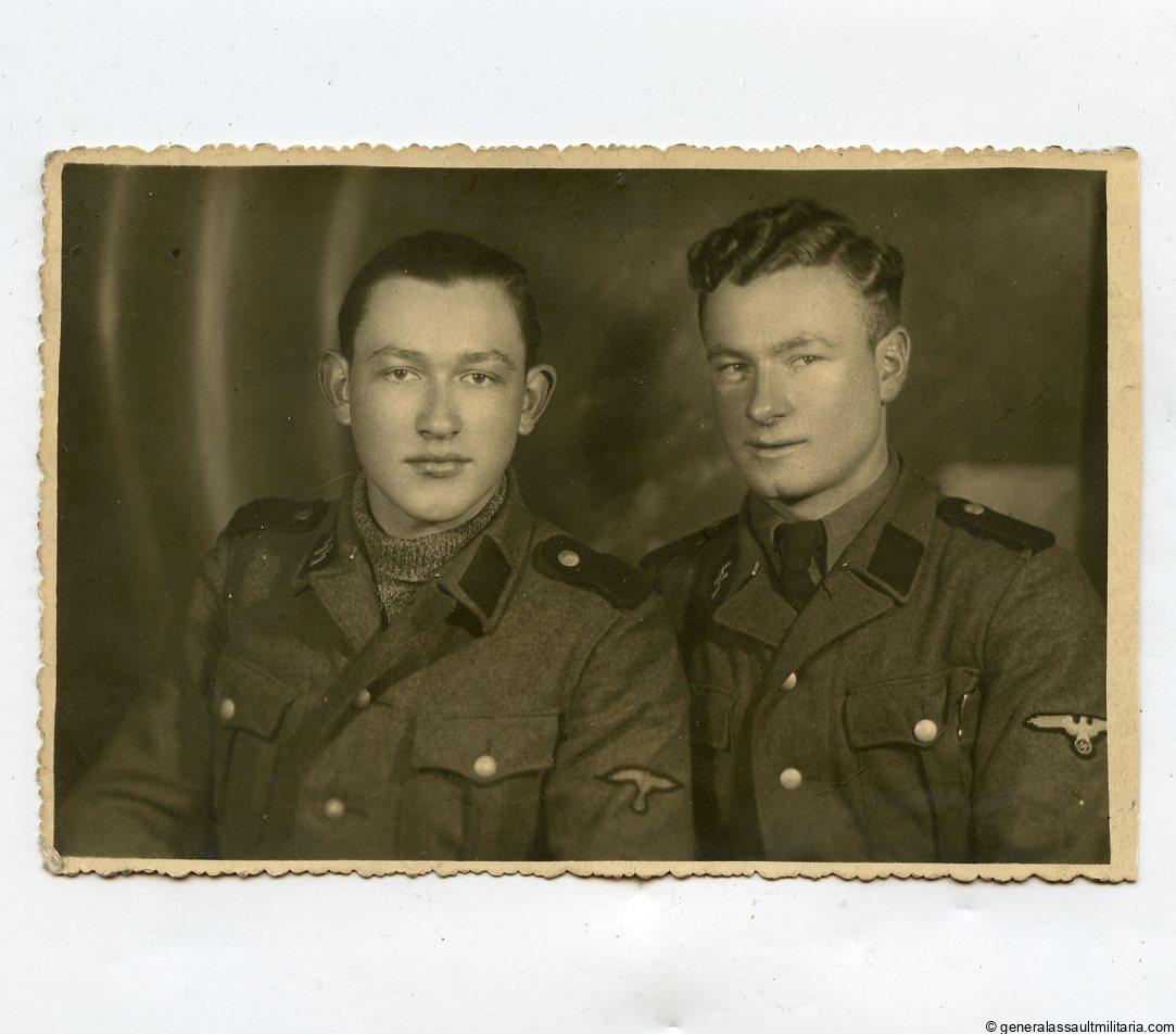 Ss Color Members Duo portrait of two Waffen SS members (Krakau) - Generalassaultmilitaria