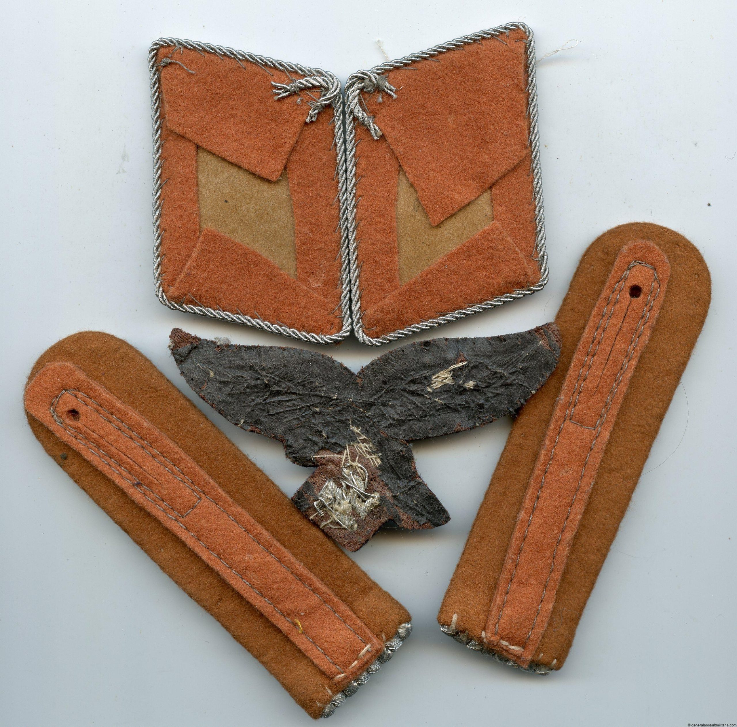 Luftwaffe Nachrichten(Signals) Leutnant insignia set