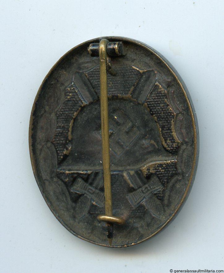 Wound badge in black - Tombac