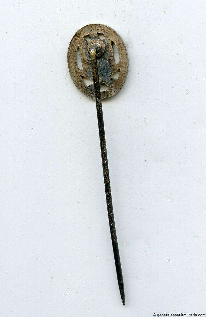 General assault badge stickpin
