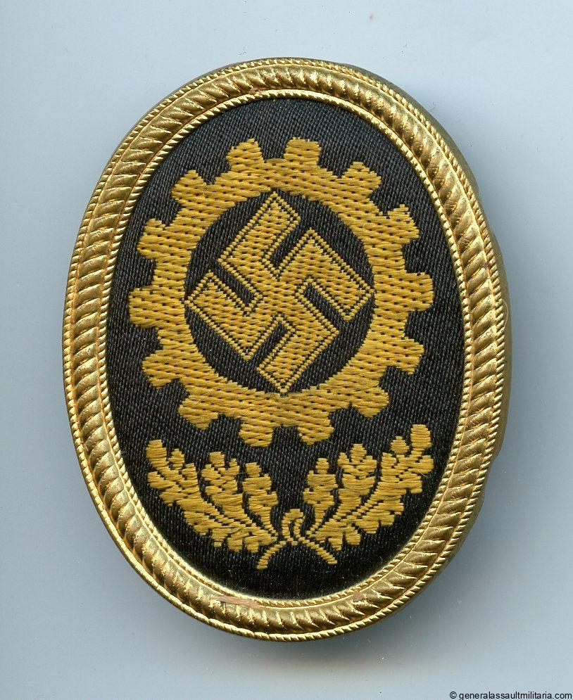DAF cap badge - RZM