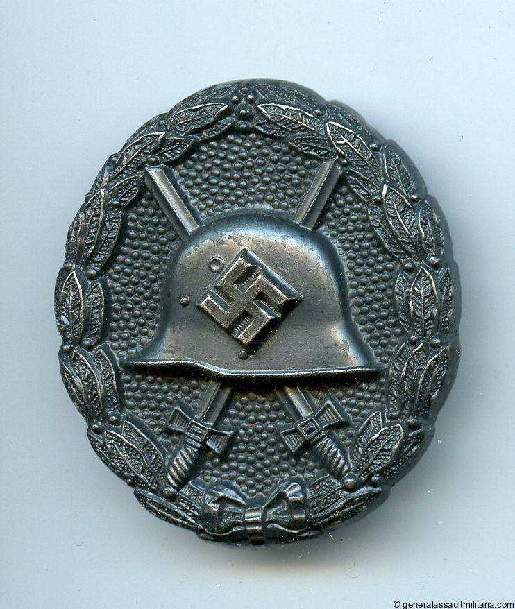 1st Pat. Wound badge in black – unknown maker