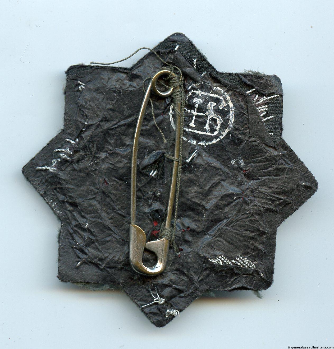 German cross in gold Heer cloth – Hermann Schmuck & Cie