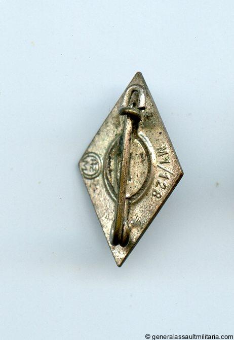 Hitler youth membership badge - RZM M1/128