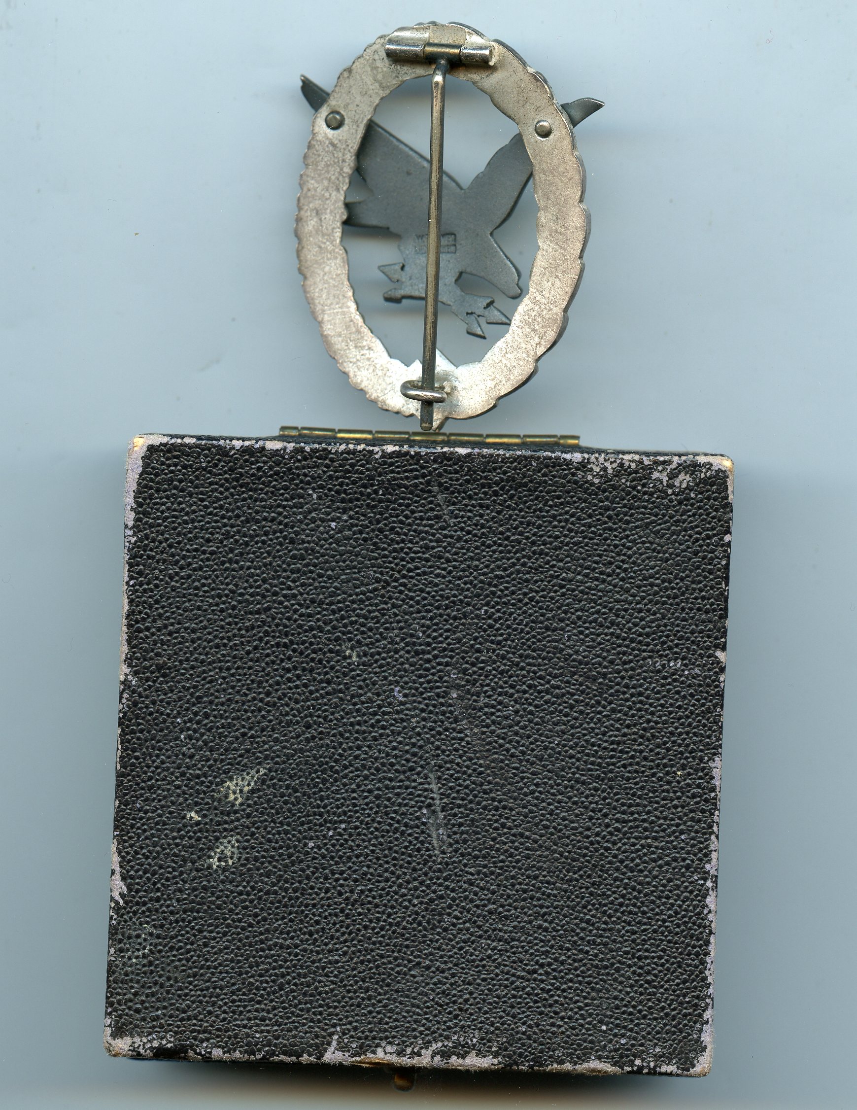 Luftwaffe air gunner radio operator badge cased – Wilhelm Deumer, Lüdenscheid
