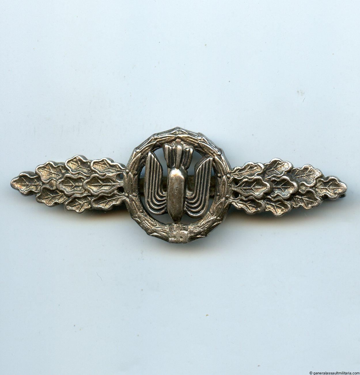 Luftwaffe bomber clasp in silver - C.E. Juncker, Berlin