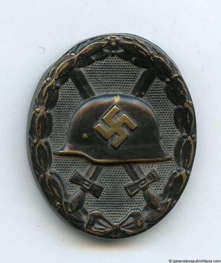 Wound badge in black