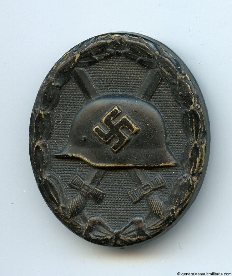 Wound badge in black