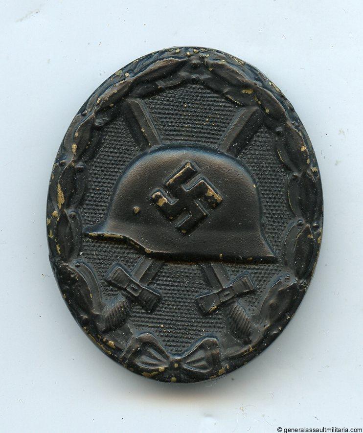 Wound badge in black