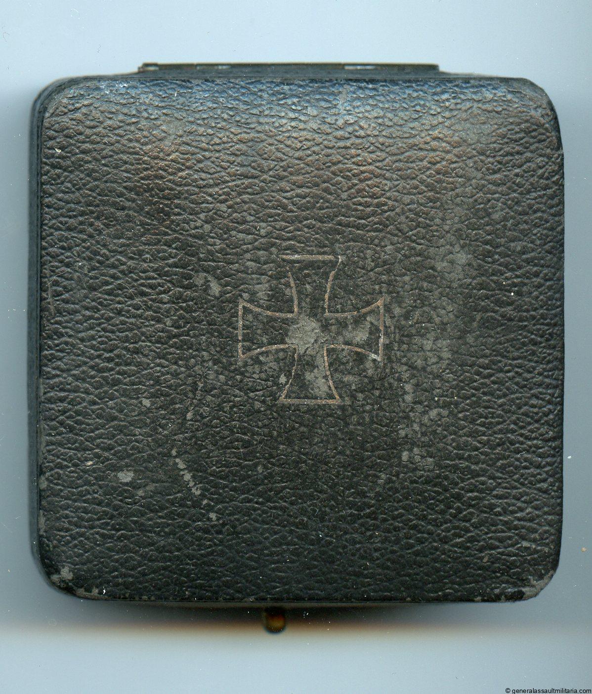 Iron cross 1st class case - Dome shape