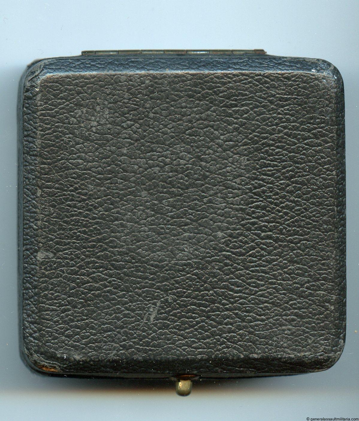 Iron cross 1st class case - Dome shape