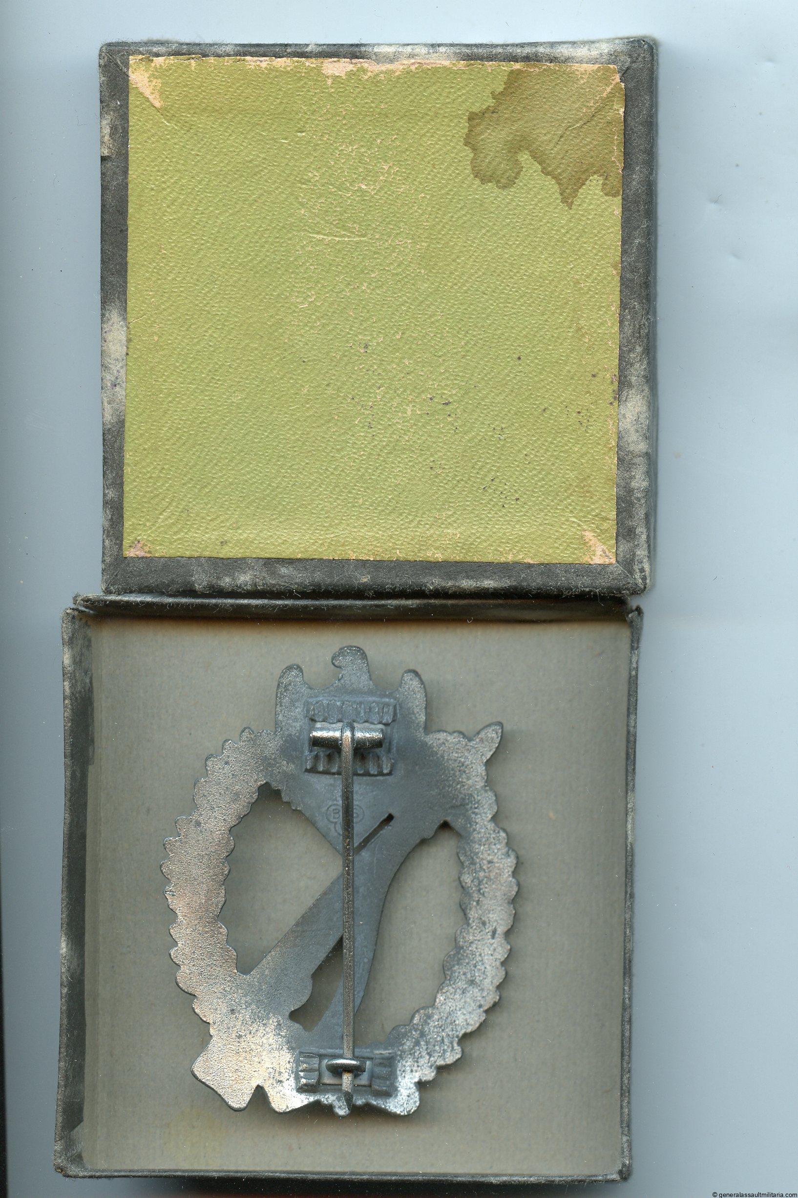 Infantry assault badge in silver + box - Brüder Schneider, Wien