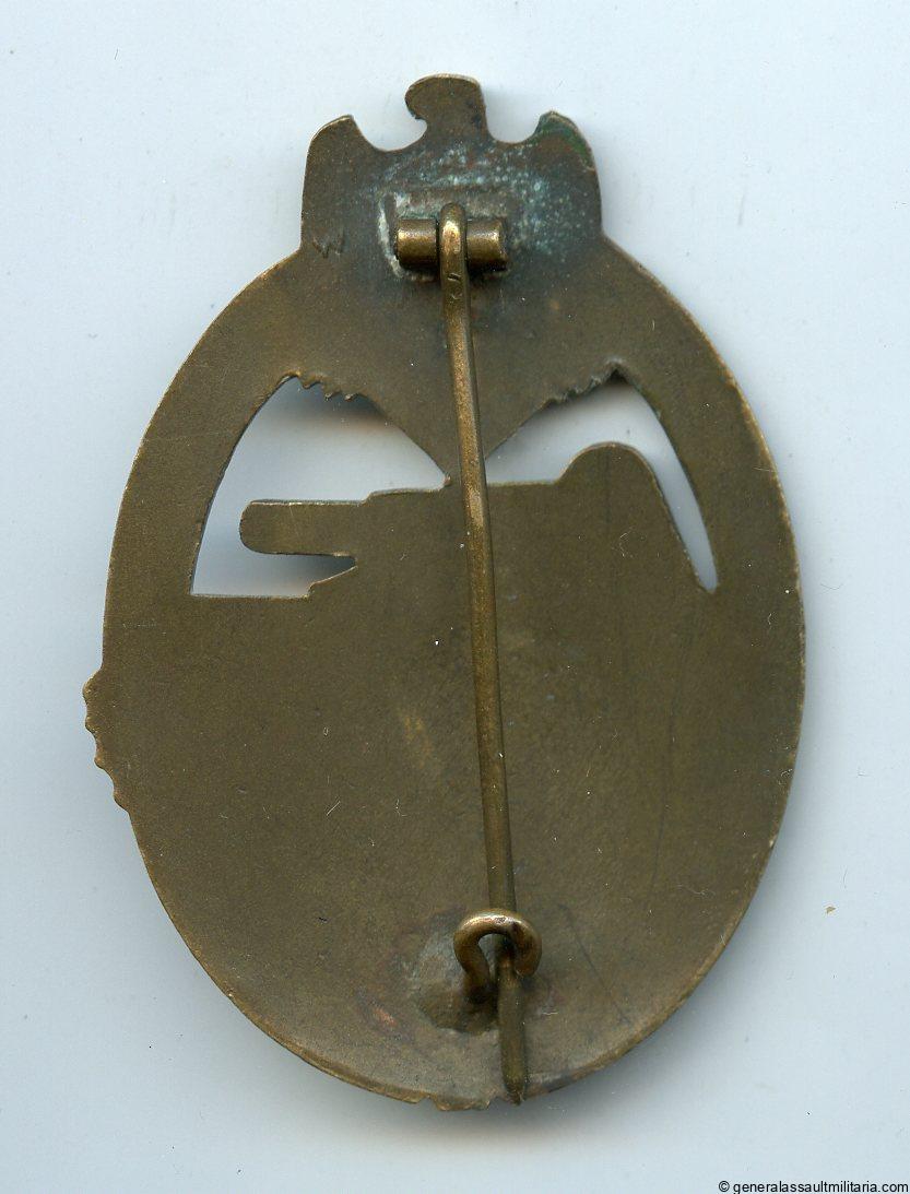 Panzer assault badge in bronze – Karl Wurster, Markneukirchen