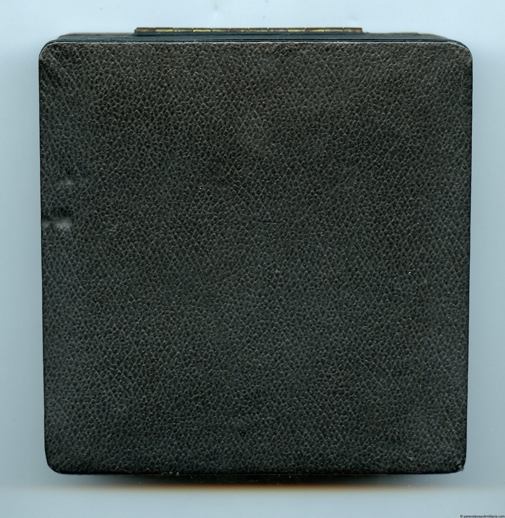 Case for a German cross in gold