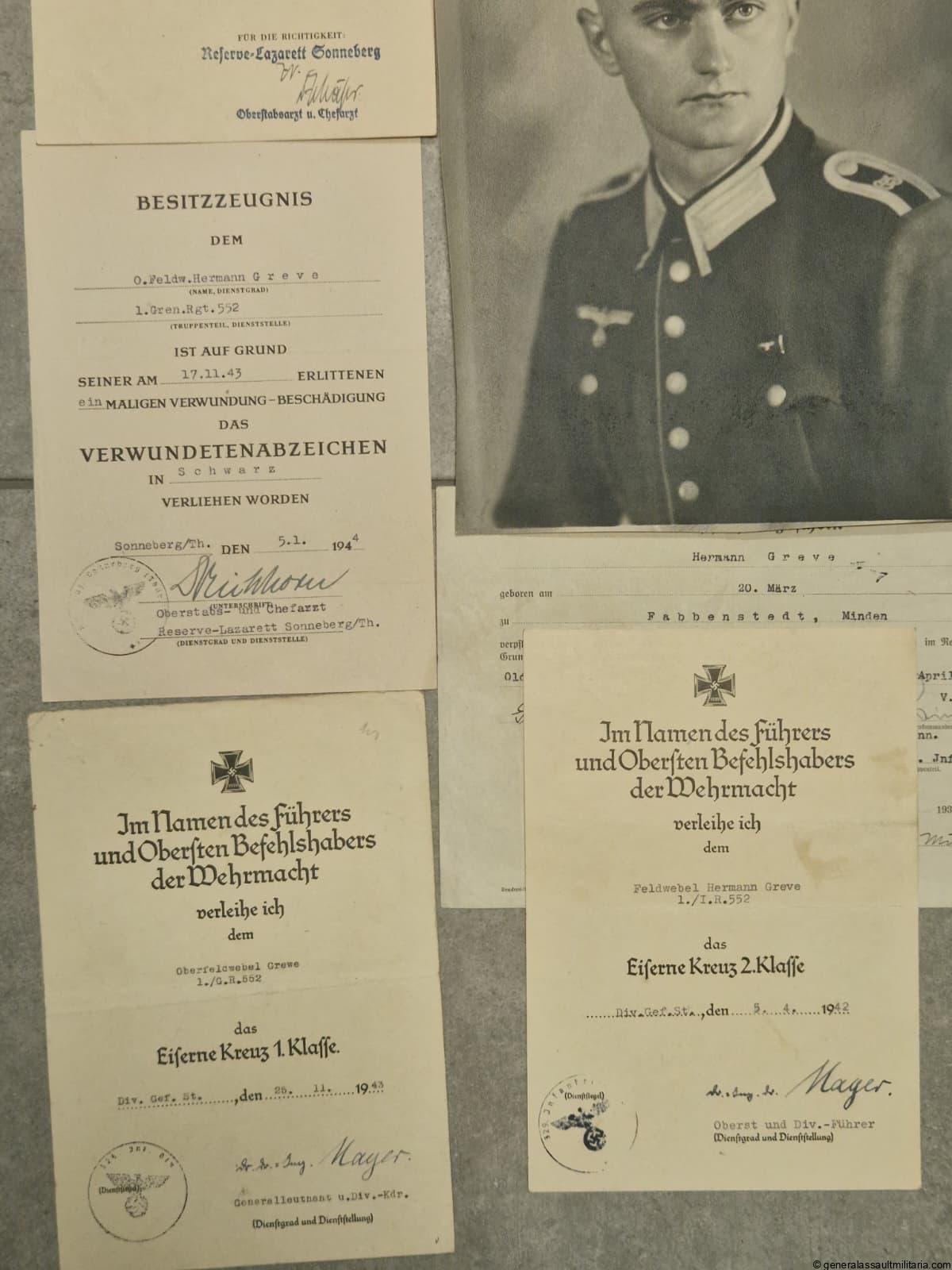 Award document grouping Grenadier Regiment 552