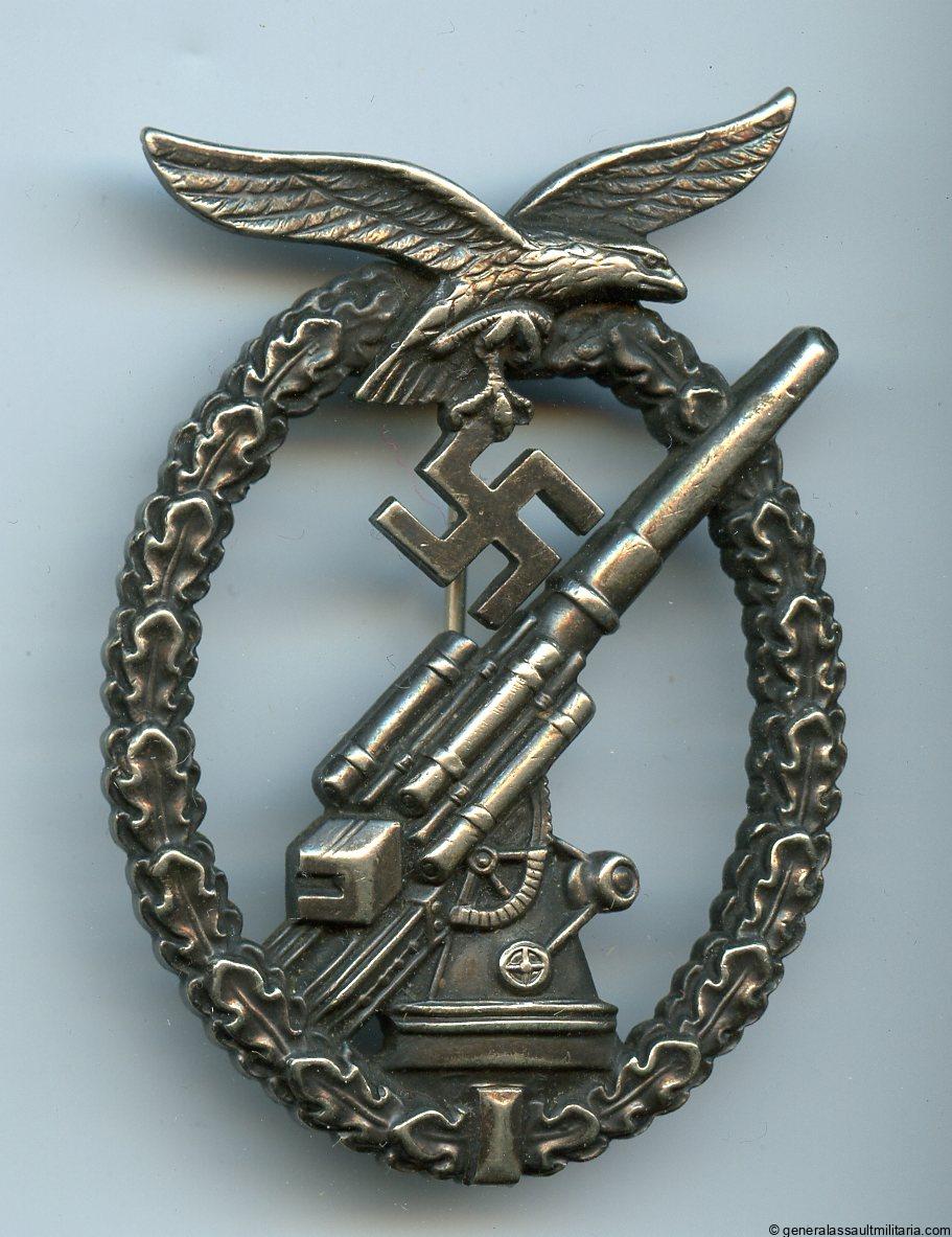 Luftwaffe Flak badge – Ball hinge type