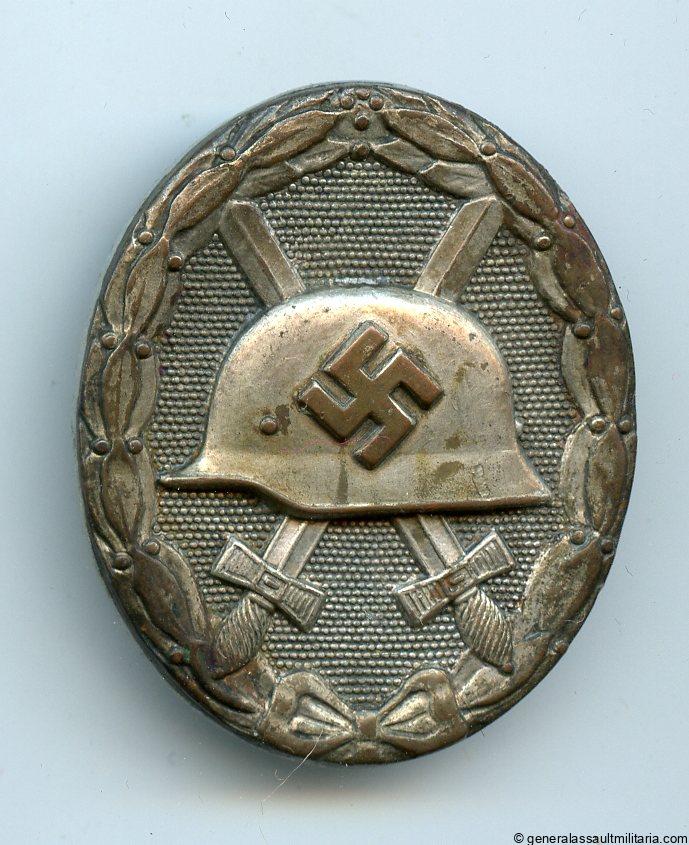 Wound badge in silver - L/12 cupal Juncker!