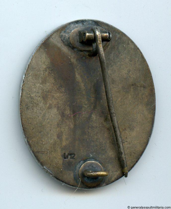 Wound badge in silver - L/12 cupal Juncker!