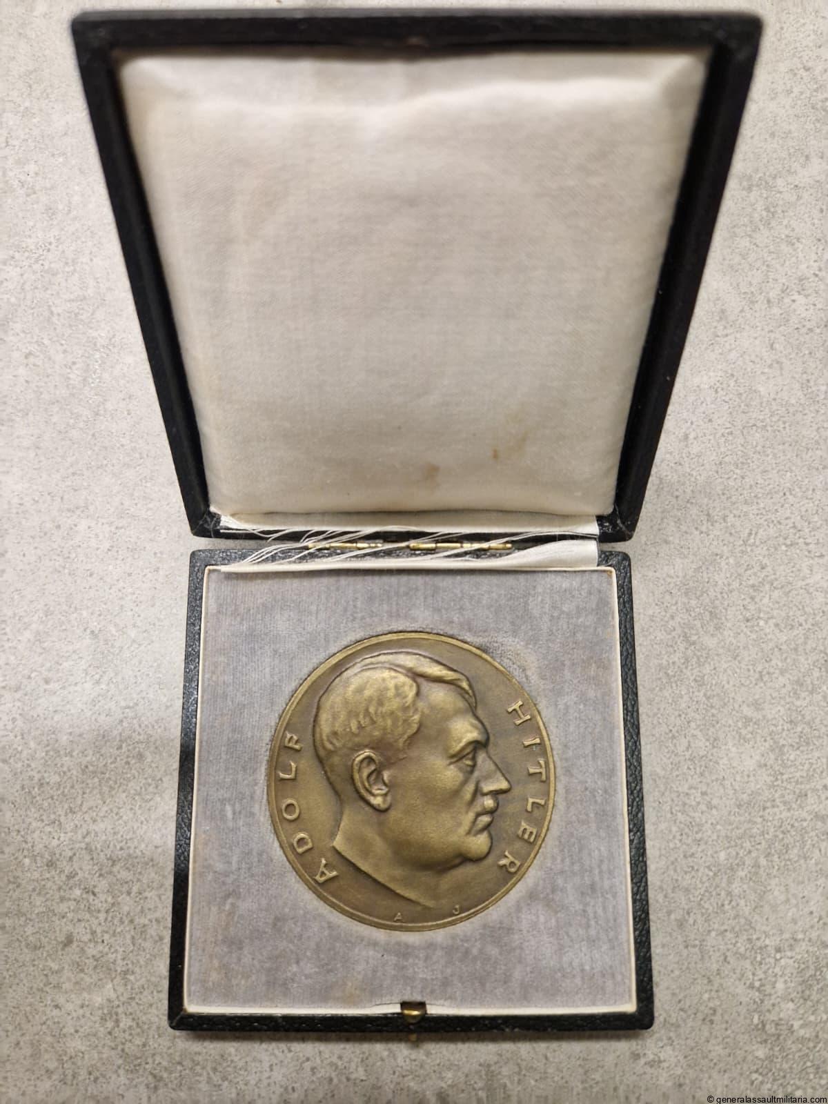 Hitler table medal for a 91st birthday