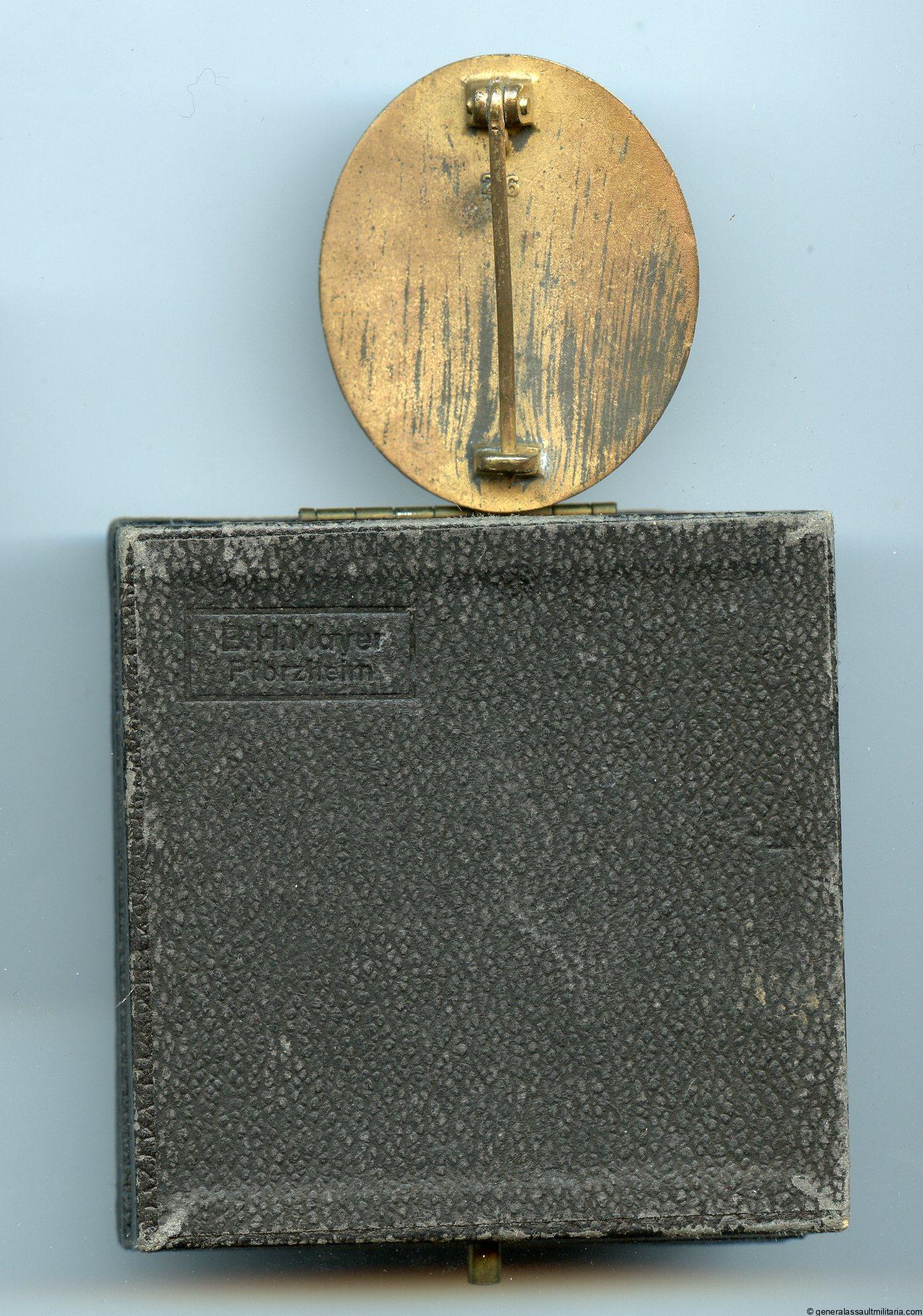 Wound badge in gold cased - MM26 B.H. Mayer, Pforzheim