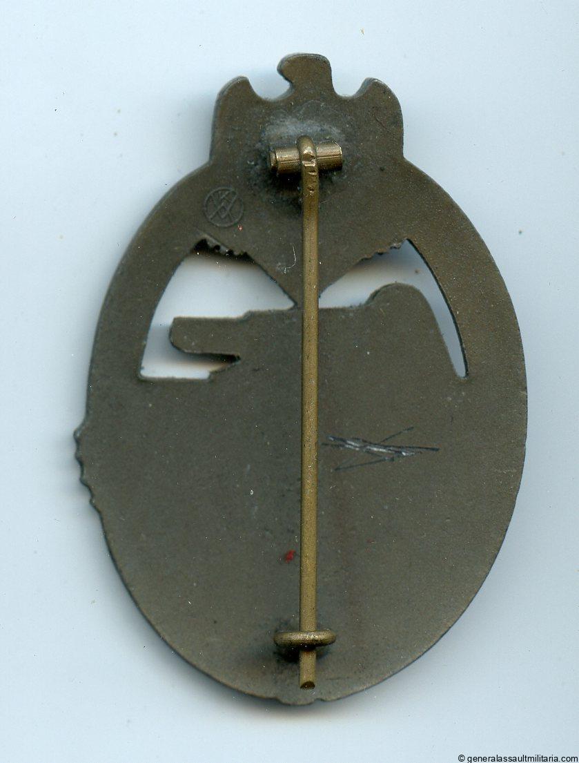 Panzer assault badge in bronze – Karl Wurster, Markneukirchen